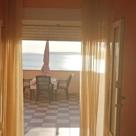Luketa Apartament *