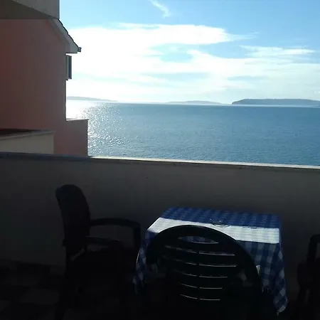 Luketa * Podstrana