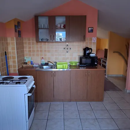 Luketa Podstrana